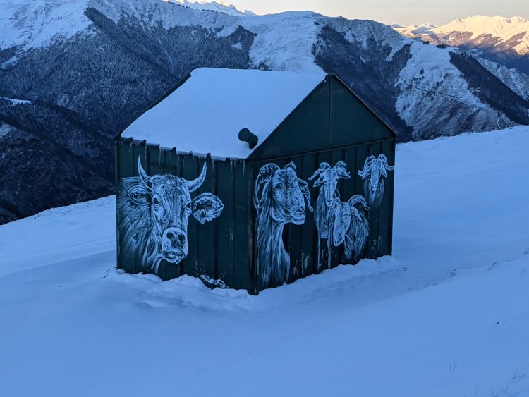 Courade sous la neige — graffiti, Germs-sur-l'Oussouet